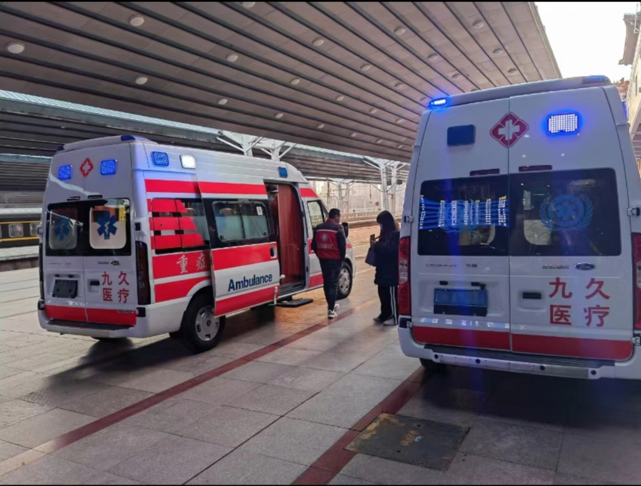 青冈县救护车长途转运